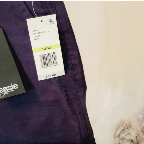 Kensie Jeans Navy Shorts Mid-rise Beltloops Folded Hem 🆕️✨️size 10/30 - Picture 4 of 6